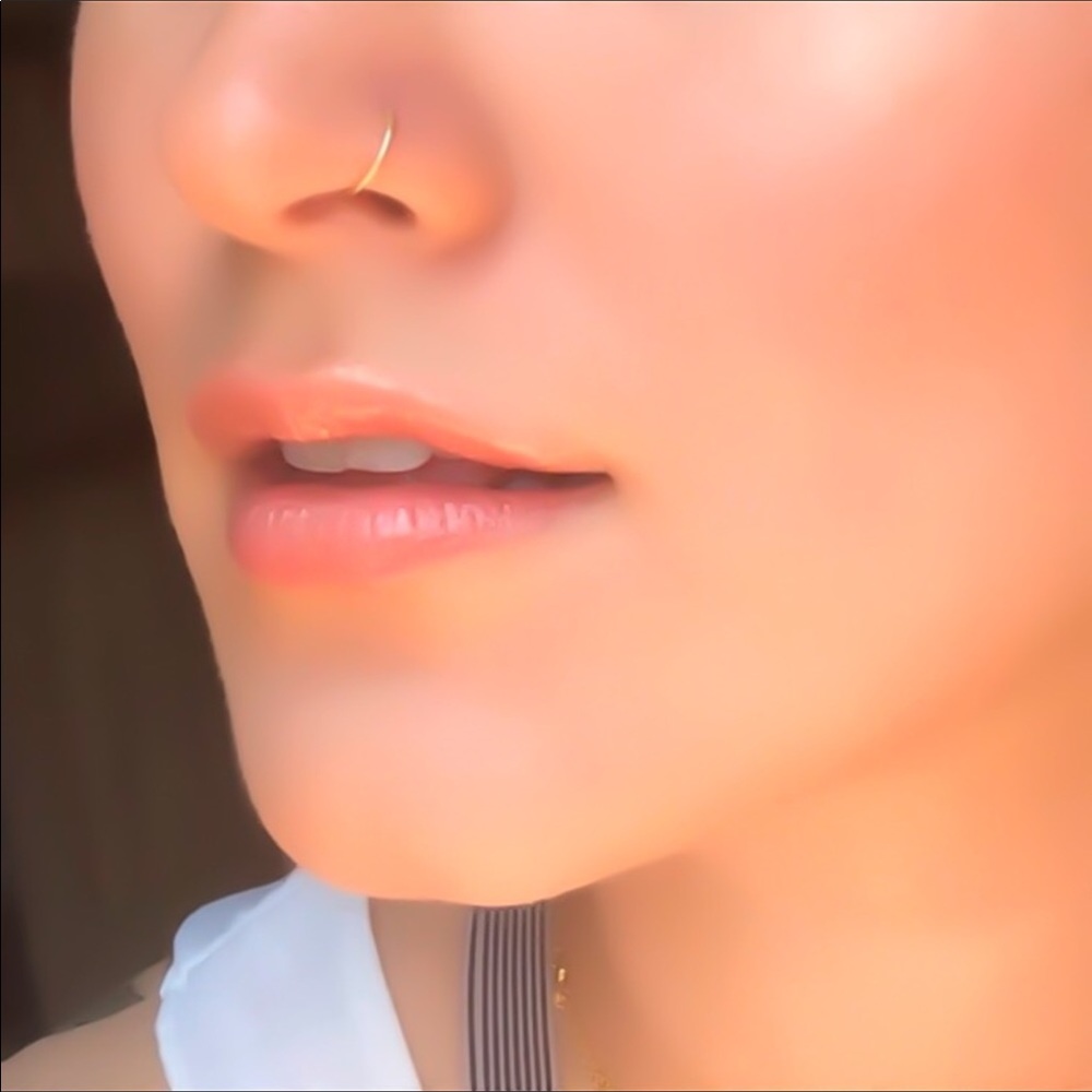 🎉RESTOCKED💕NIB 22G Dainty Handmade Skinny Nose Ring💕